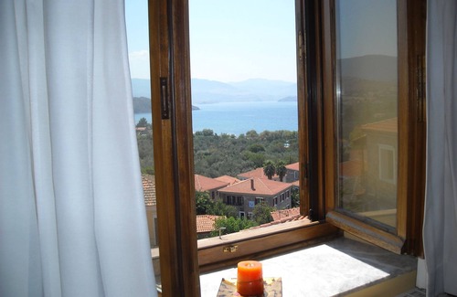 Mithimna Apartment | Palm Tree Apartment 2 Central Molivos apartment with panoramic views