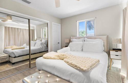 Dania Beach House | Palm Tree Paradise in Dania Beach