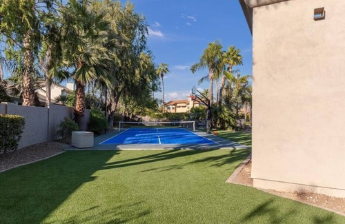 Paradise Valley Village Villa | Palm Tree Paradise+Sportcourt+Putting Green+Tetherball+Game Room+Heated Pool & Spa