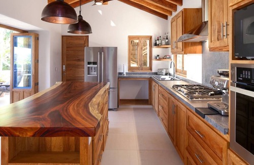 North End Apartment | "Palma del Rey" (King Palm) 2 Bed/2.5 Bath