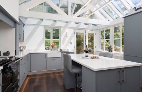 Axminster House | Palmers Cottage - Three Bedroom House, Sleeps 6