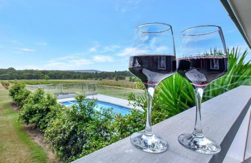 Pokolbin House | Palmers Lane On Vineyard 5br Homestead with Pool