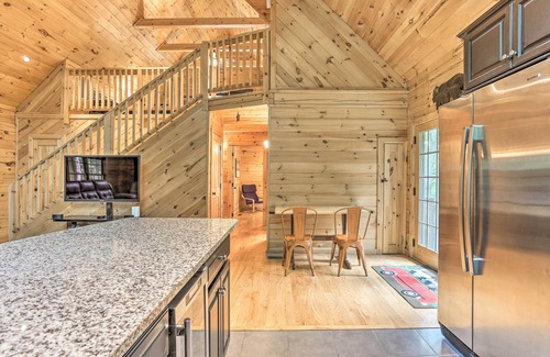 Kresgeville Cabin | Palmerton Cabin w/Game Room ~ 5 Mi to Blue Mtn