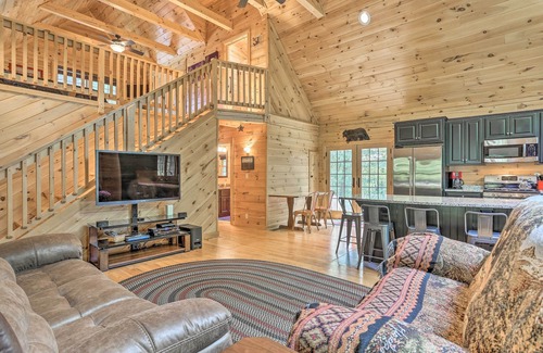 Kresgeville Cottage | Palmerton Cabin w/Game Room ~ 5 Mi to Blue Mtn