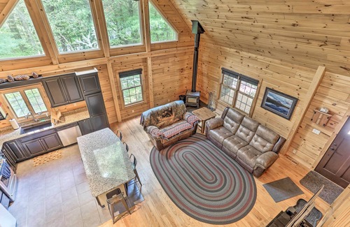 Kresgeville Cottage | Palmerton Cabin w/Game Room ~ 5 Mi to Blue Mtn