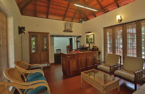 Alappuzha Hotel | Palmgrove Lake Resort