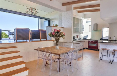 Voelklip House | Palmwag | Your private oasis | Ocean & Mountain Views