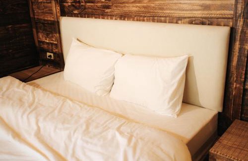 Son Tay Cabin | Pamela Retreat