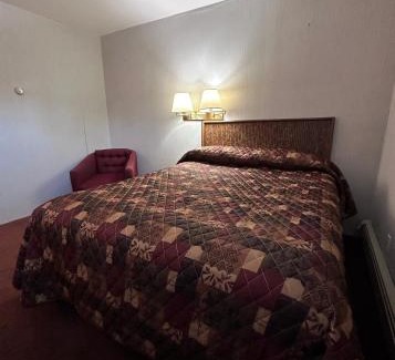 Sherman Station Hotel | Pamola Motor Lodge