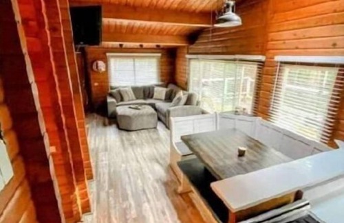 Deer Harbor Cabin | Pan Abode Cabin in the Woods on an Island