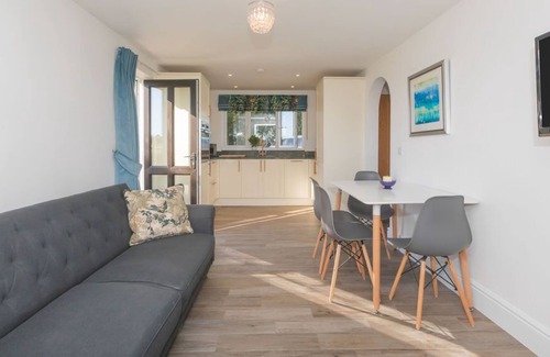 Bradford-on-Avon Apartment | Panda Sanctuaries, Longscroft Lodge
