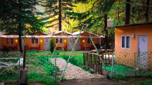 Kasol Hotel | Pandora Riverside Cafe & Stay