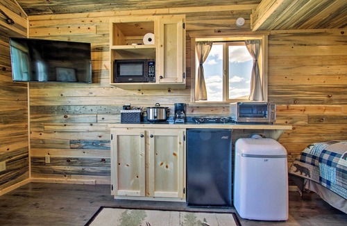 Augusta Cabin | Pano Views! Custom Cabin on Rocky Mountain Front