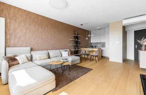 Old Town Apartment | Panorama Castle and Danube View Apartment