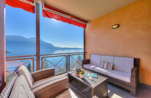 San Maurizio Apartment | Panorama Fantastico Apt Pool & Beach - Happy Rentals