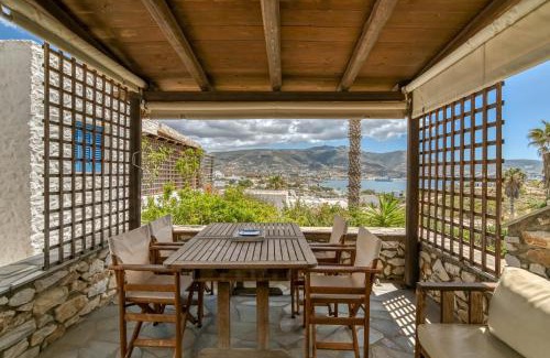 Krotiri Apartment | Panorama Village Living House with Shared Pool