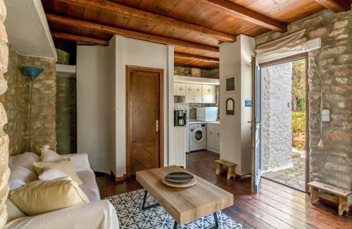 Krotiri Apartment | Panorama Village Living House with Shared Pool