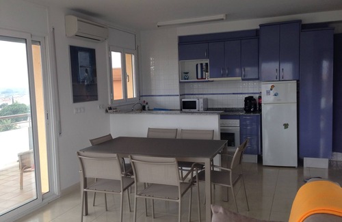 Santa Margarida Apartment | Panoramic 180 ° view on the canals, swimming pool, 6 people Rosas nature reserve