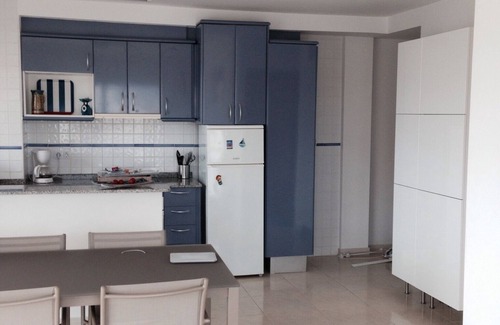 Santa Margarida Apartment | Panoramic 180 ° view on the canals, swimming pool, 6 people Rosas nature reserve