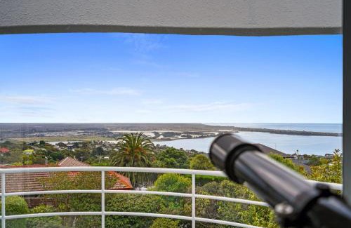 Mount Pleasant House | Panoramic City Views with Hot Tub