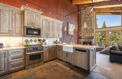 Talmont House | Panoramic Lake Tahoe Views, Dog Friendly, Pool Table, Near Alpine and Olympic Valley!