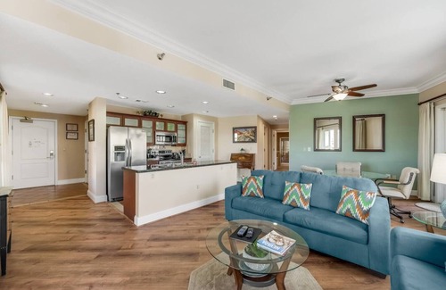 Lake Las Vegas Condo | Panoramic Lake View Penthouse, Large Covered Deck