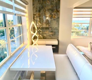 North Bay Village Apartment | Panoramic luxurious waterfront one bedroom apartment with Miami skyline view Free parking 5min drive to Miami Beach