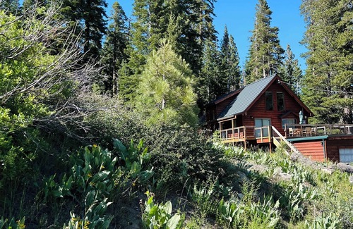 Norden Cabin | Panoramic Mountain Retreat, stunning views of Sugar Bowl mountain & Donner Peak