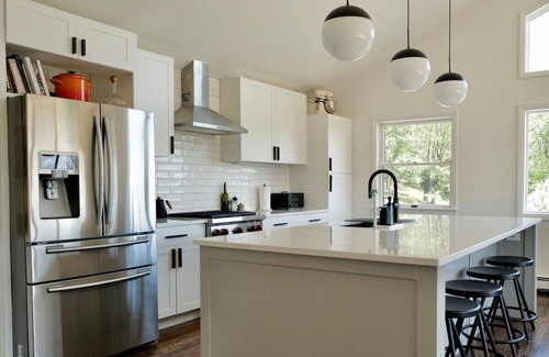 Pine Plains House | Panoramic Mountain Views on 23 Private Acres – The Gallatin Hill House