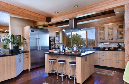 Topanga House | Panoramic mountain vista retreat surrounded by nature and Malibu beaches nearby.