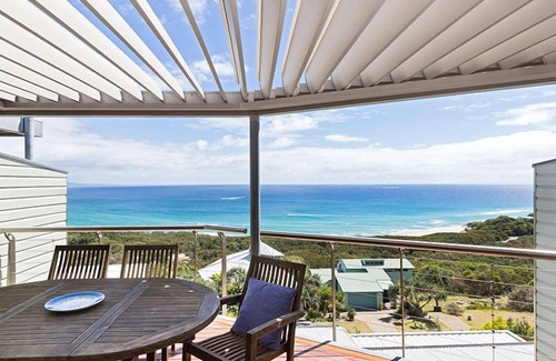 Point Lookout Apartment | Panoramic ocean and beach views from this beautifully appointed two.