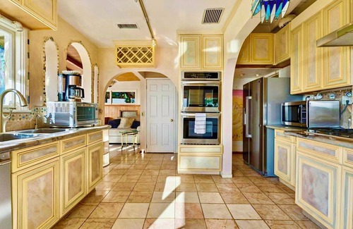Pacific Palisades House | Panoramic ocean Views~ Hot Tub~ Beach ~Newly updated & repaired