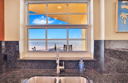 Ortona Condo | Panoramic Oceanfront Condo 3 Bed/3 Bath