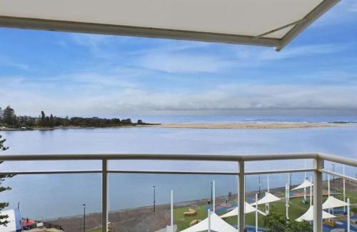 The Entrance Apartment | Panoramic oceanview room at the Oaks waterfront resort