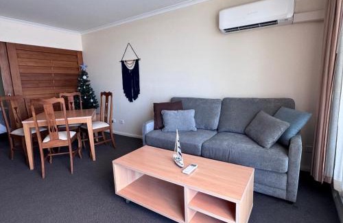 The Entrance Apartment | Panoramic oceanview room at the Oaks waterfront resort