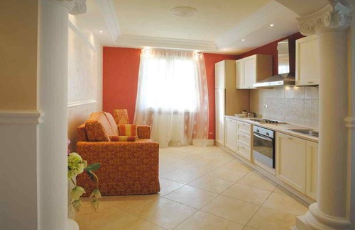 Montelabbate Villa | Panoramic portion of villa, swimming pool, hills, sea, free wifi