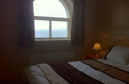 Portstewart House | Panoramic sea view, centrally located (Discounts from February to Mid-June)