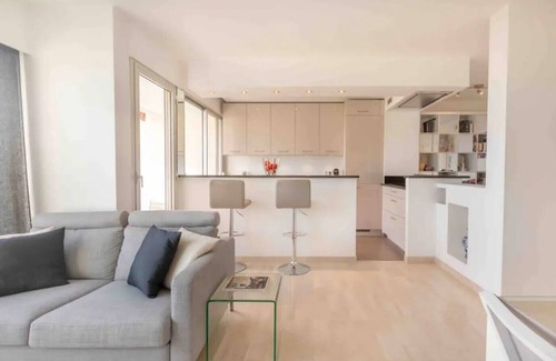 Antibes Apartment | Panoramic sea view near Antibes town center with swimming pool
