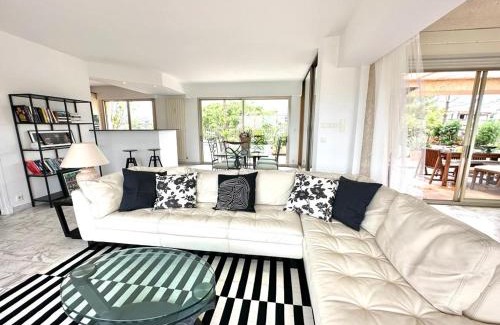 Cap-d'Antibes Apartment | Panoramic sea view penthouse with jacuzzi and 450 sqm terrace