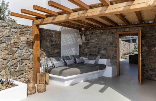 Xilokeratidi Villa | Panoramic view villa with stand alone bathtub and jacuzzi.