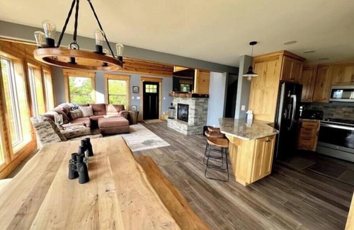 Eagle Rock House | Panoramic Views of Table Rock Lake!