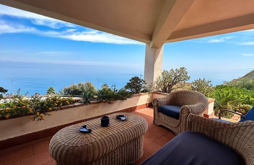 Gioiosa Marea Villa | PANORAMIC VILLA ON THE SEA WITH POOL