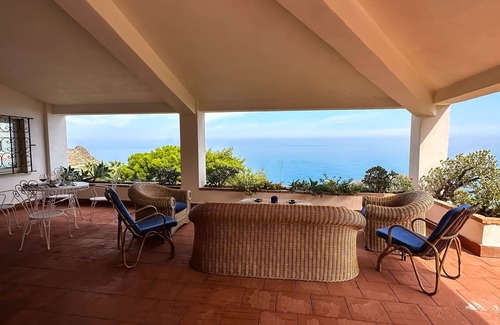 Gioiosa Marea Villa | PANORAMIC VILLA ON THE SEA WITH POOL