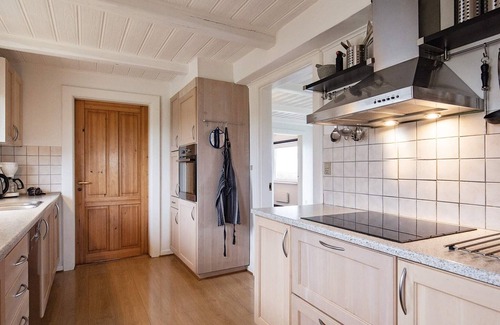 Sindrup House | Panoramic Waterside Retreat-By Traum