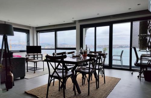 Kabatas Apartment | Panoramik boğaz manzaralı daire