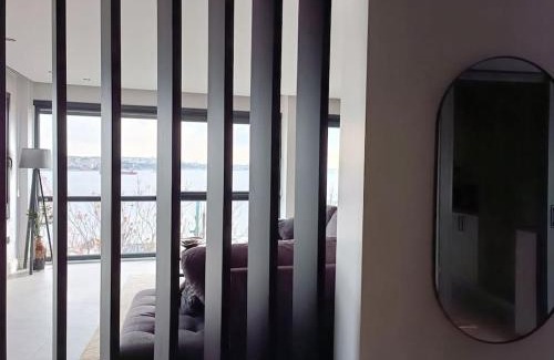Kabatas Apartment | Panoramik boğaz manzaralı daire