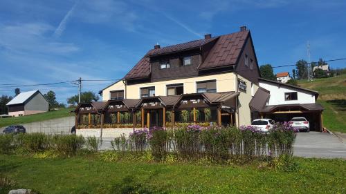 Ravna Gora Hotel | Pansion Bijela Ruža - a la carte