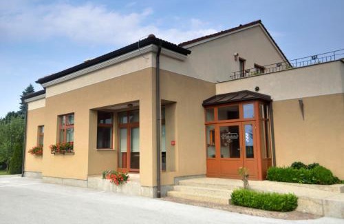 Puscine House | Pansion Mamica