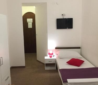 Novi Vinodolski Hotel | Pansion Ruža