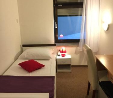 Novi Vinodolski Hotel | Pansion Ruža